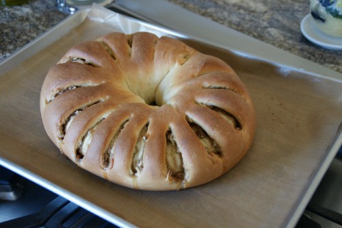 Cinnamon pecan crown!