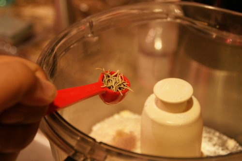 I used dried rosemary even tho' we have a huge rosemary bush in our front yard.  May try fresh next time