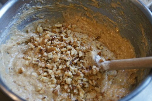 Love the crunch of walnuts in my banana bread!