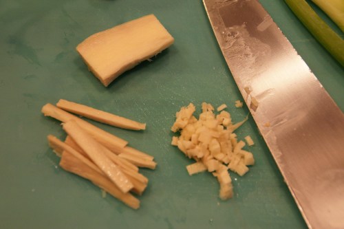 How to finely dice ginger root